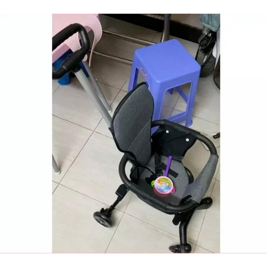 Xe đẩy gấp gọn xoay 2 chiều, khóa bánh xe
