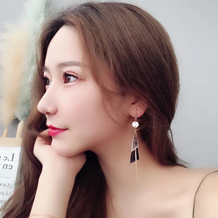 Khuyên Tai Dáng Dài Mạ Vàng 18k Hình Tam Giác