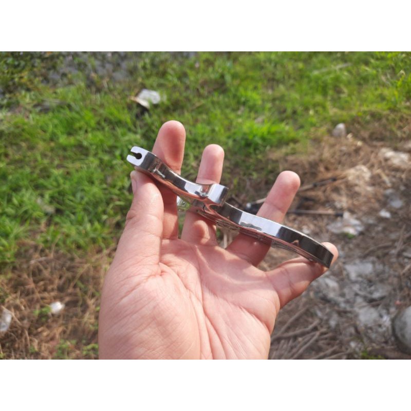 Ná Cao Su Dây Dẹp Con Thằn Lằn Trạc Gài