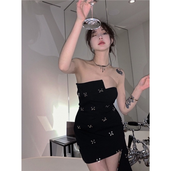 Váy body ống đen lệch tà sang chảnh