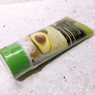 Sữa rửa mặt bơ Thái Lan
