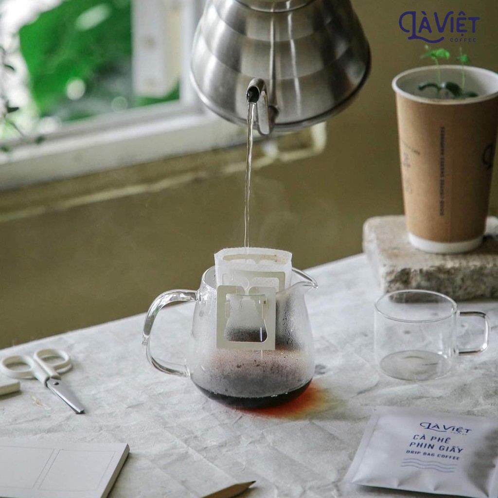 Cà Phê Phin Giấy LÀ VIỆT Hộp 10 Gói