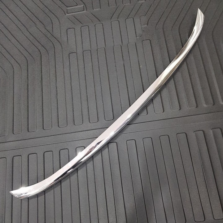 Ốp cản trước Toyota Altis 2018-2022 - mạ Crom(hàng cao cấp)