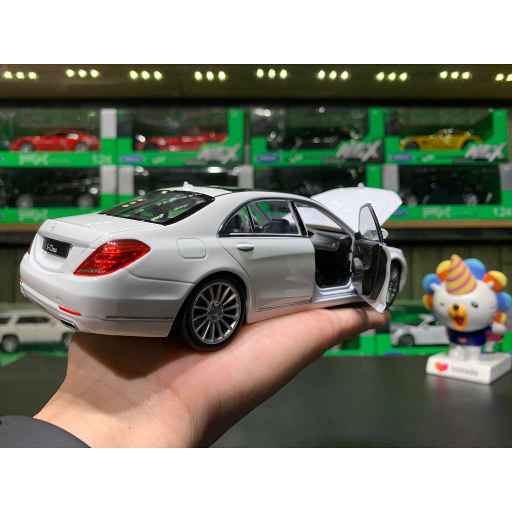 Xe mô hình Sắt Mercedes-Benz S500 Welly tỉ lệ 1:24 màu trắng