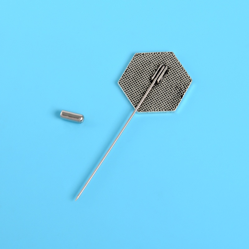 Ghim Cài Áo Hình Xúc Xắc D20 Thời Trang