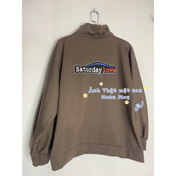 Áo Nỉ Sweater Khoá Cổ Saturday Love Nâu Form Rộng Nam Nữ | BigBuy360 - bigbuy360.vn