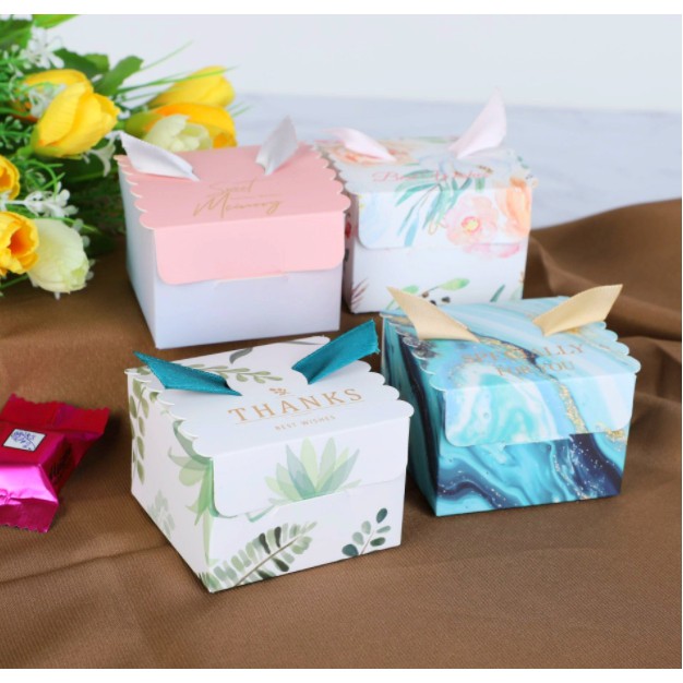 Hộp quà nhỏ họa tiết đẹp mắt kèm nơ và rơm lót, hộp giấy mini đựng quà xinh xắn | BigBuy360 - bigbuy360.vn