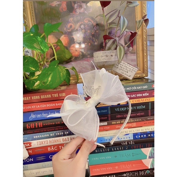 Cài tóc vương miện bé gái bản nơ trắng điệu đà