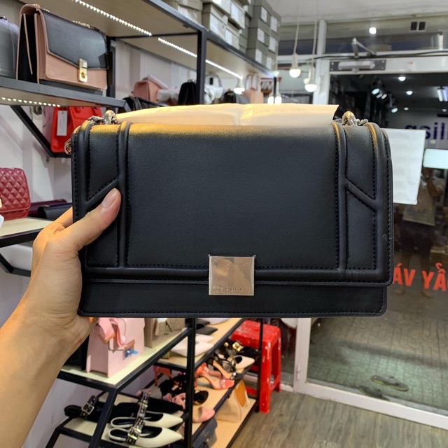 Túi PEDRO KHOÁ VUÔNG