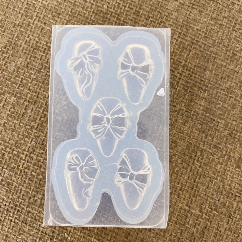 Khuôn nơ làm charm nails resin UV