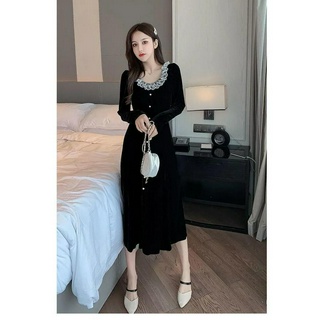 Đầm Nhung Đen Tay Dài Phối Ren