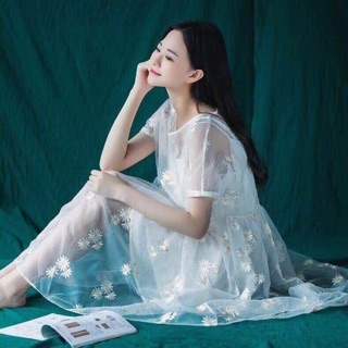 Đầm hoa lưới công chúa trắng