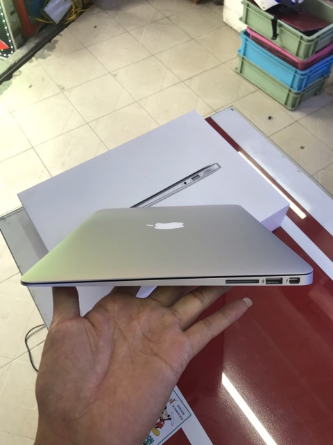 Macbook Air 13inch 2016. Hàng cũ mới 99%.