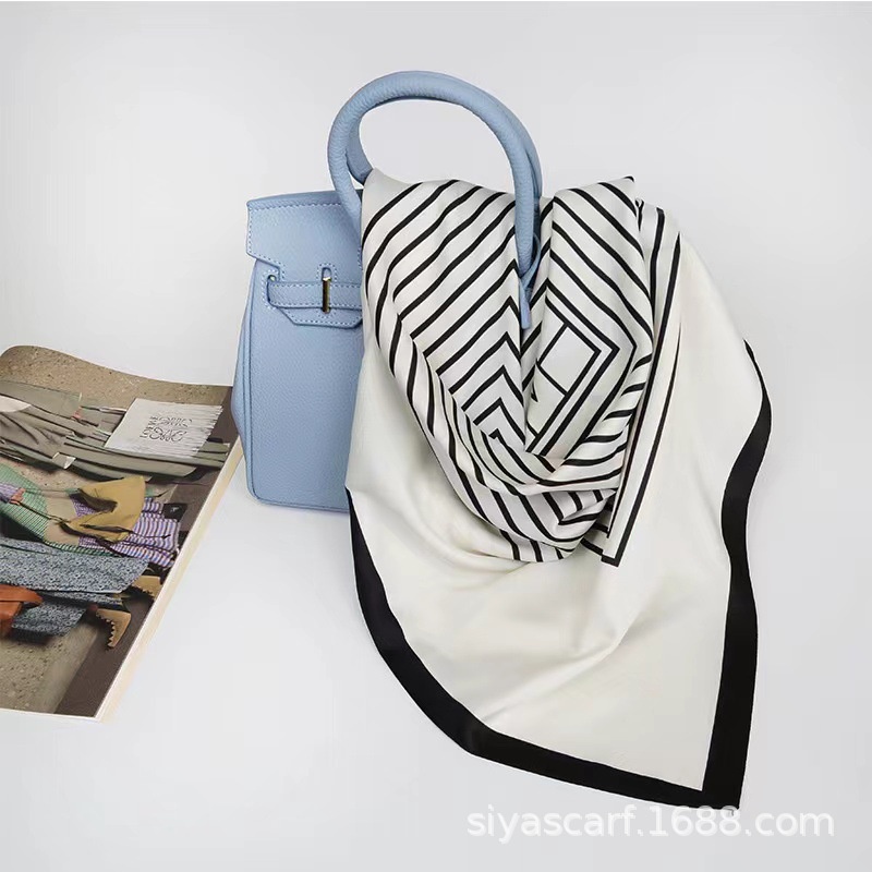 Khăn Choàng Lụa Vuông 90H Đục Lỗ In Họa Tiết Kẻ Sọc Phong Cách Tối Giản Hàng Mới Dành Cho Bạn Nữ