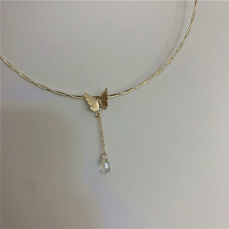 Vòng cổ choker mặt bướm vàng thời trang