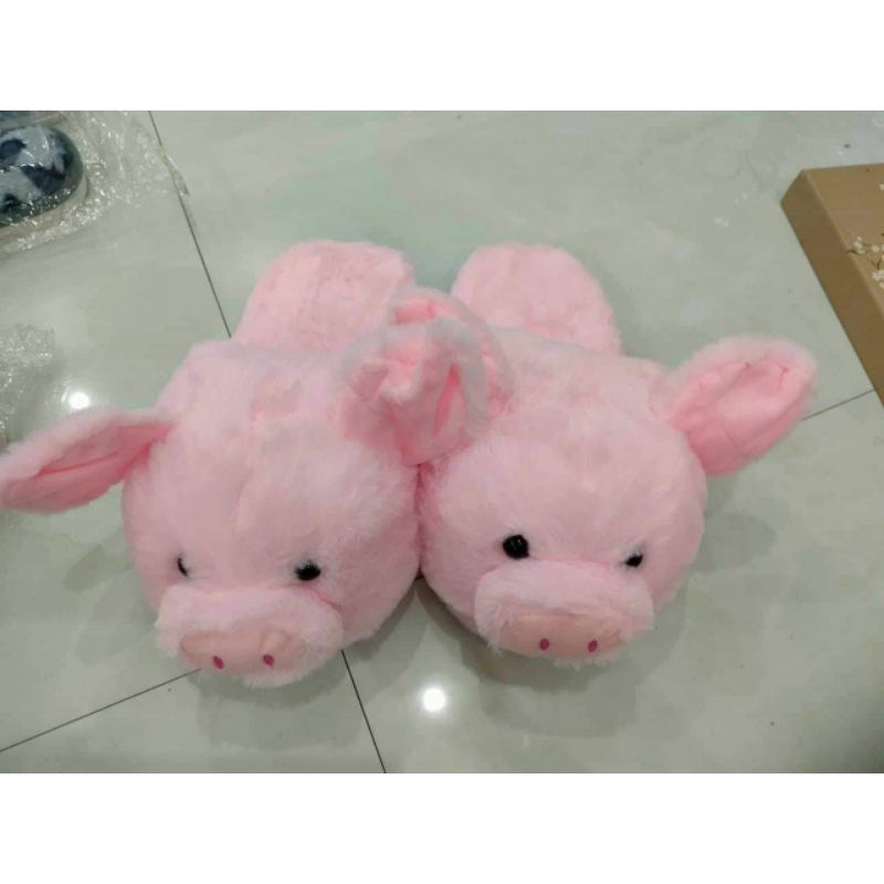 Dép lông mang trong nhà.