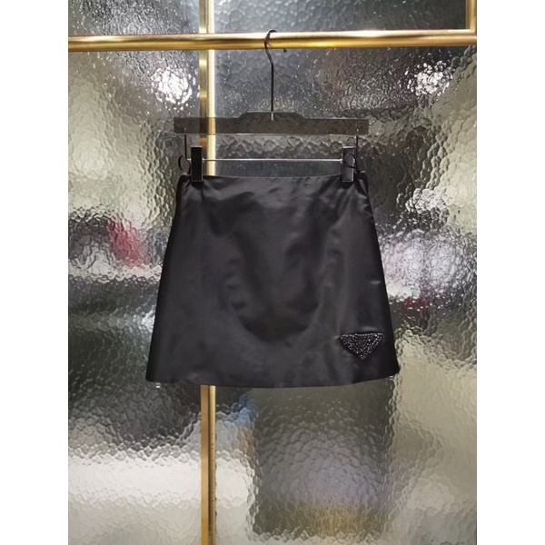 Set áo/quần/chân váy/mũ prada  chất vải đẹp