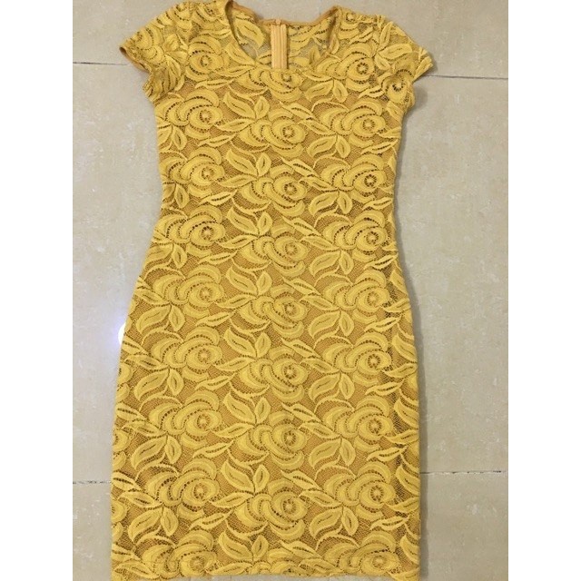 Đầm body ren hoa hồng Hnoss