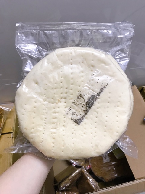 Đế PIZZA tươi 18-20cm tặng kèm lá Oregano (ship hoả tốc HN)