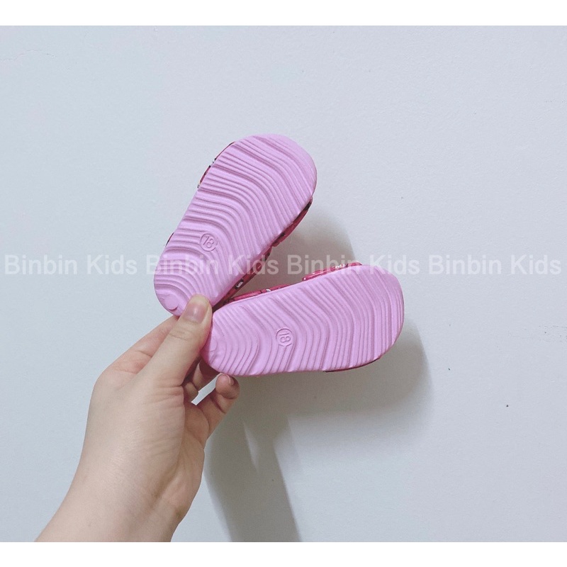 Sandal siêu nhẹ cho bé gái từ 6tháng đến 4tuổi, chất xốp siêu nhẹ đi mềm êm không thấm nước có hai quai dán siêu tiện