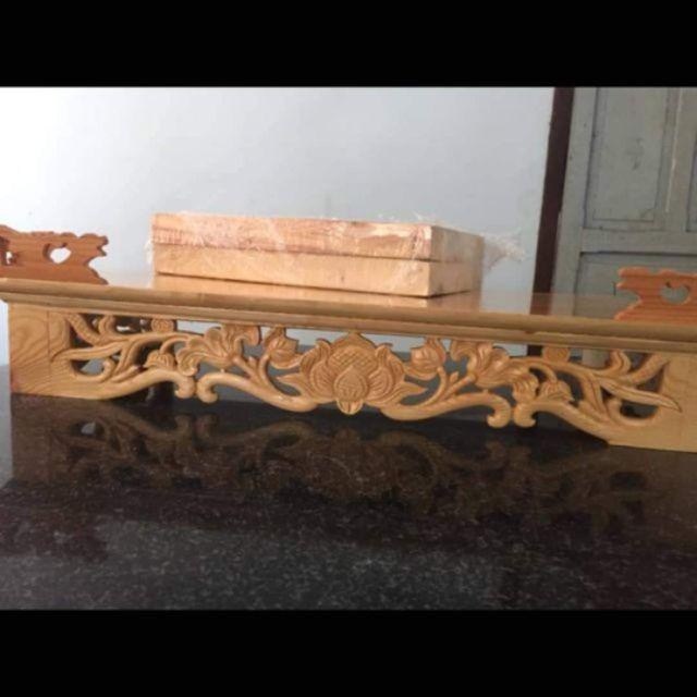 Bàn thờ treo bằng gỗ pơ mu ngang 89 cm kèm chân đỡ