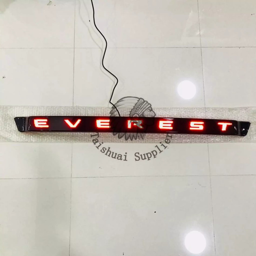 ỐP TAY CỐP CÓ ĐÈN LED XE FORD EVEREST 2016-2019