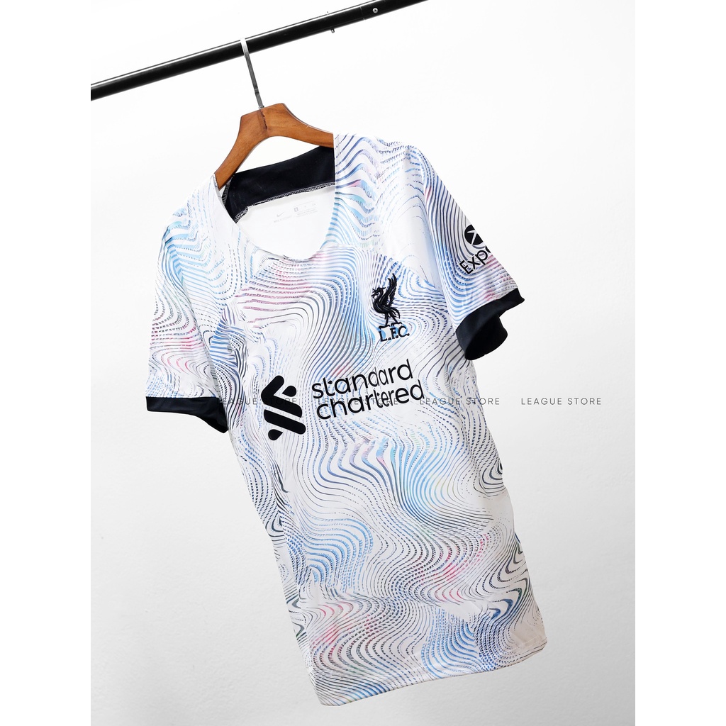 Áo Liverpool LeagueStore - áo đá bóng Liverpool bộ quần áo bóng đá thể thao nam sân khách màu trắng họa tiết 22/23