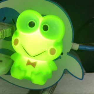 Đèn ngủ hình Kitty, Ếch xanh