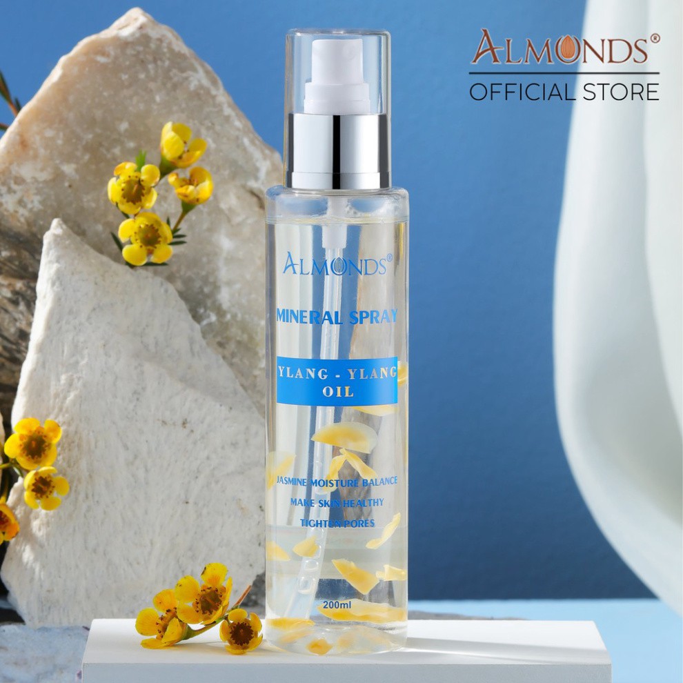 Xịt khoáng Ngọc Lan Tây cân bằng  pH, cấp nước dịu da Mineral Spray Almonds 200ml