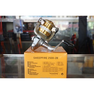 Máy câu cá Daiwa Sweepfire 2500 2B