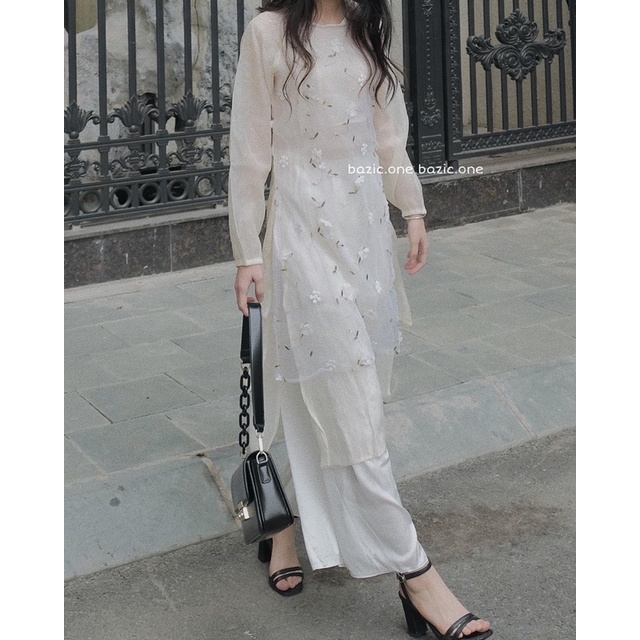 Set áo dài kèm quần thêu hoa, set áo dài trắng be Bazic one