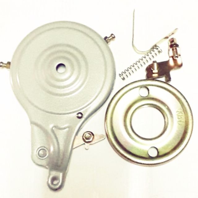 Bố Thắng sau xe đạp. Bộ...