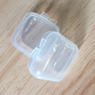 1 hộp nhựa mini hình vuông size 3.5cm trong suốt, đựng đá đính tranh, đựng thẻ nhớ, sim, nút bịt tai,đồ dùng mini