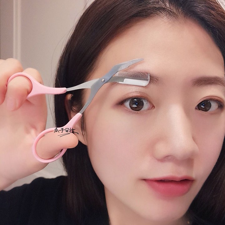 Dụng cụ kéo cắt tỉa lông mày lông mi Etude House Mini Brow Class màu hồng