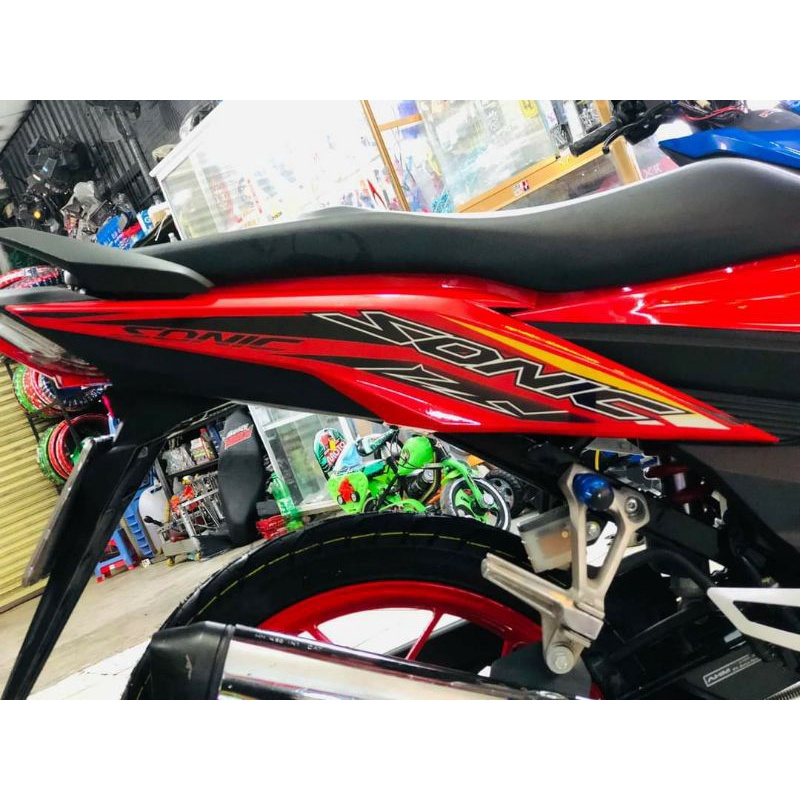 Tem Sonic Hayabusa xe đỏ phối đen vàng tem rời
