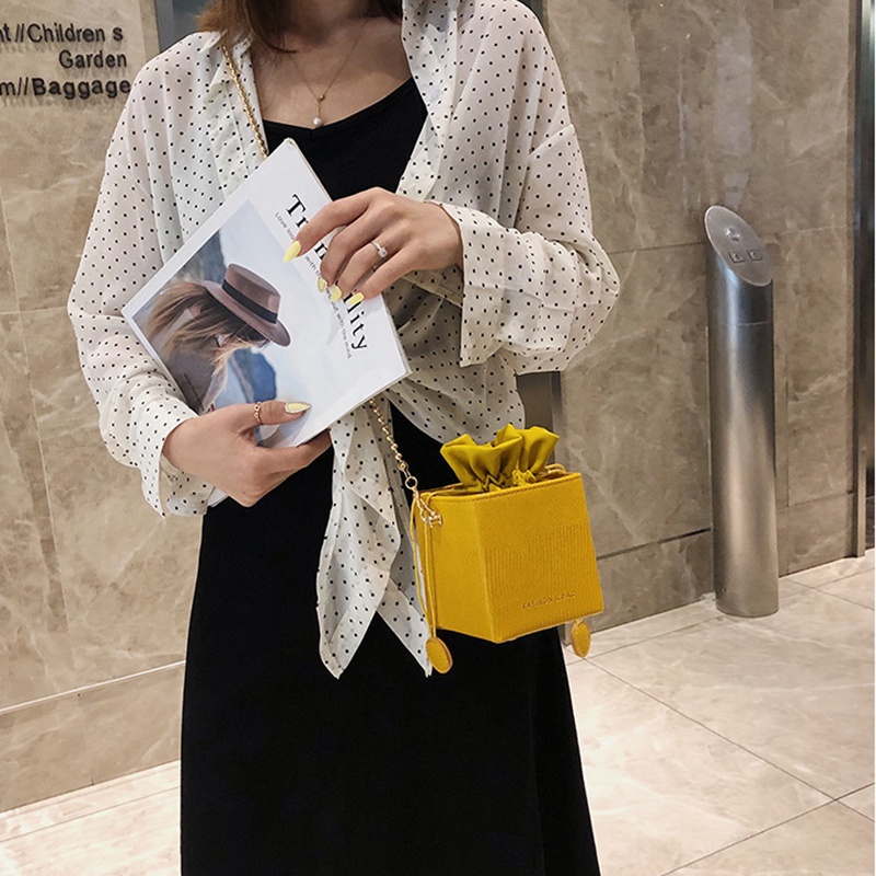 Túi đeo chéo IELGY mini dây đeo chuỗi ngọc trai khóa dây rút thời trang cho nữ