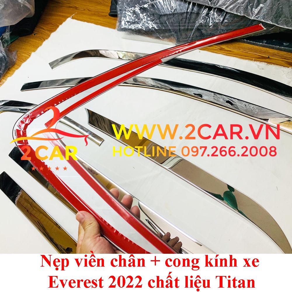 Ốp nẹp viền chân kính, cong kính xe Ford Everest new 2022, 2023 Hàng Inox cao cấp, sáng bóng