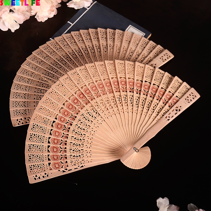 Quạt Xếp Cầm Tay Bằng Gỗ Đàn Hương Hoa Hướng Dương Rỗng Cao Cấp Phong Cách Dân Tộc