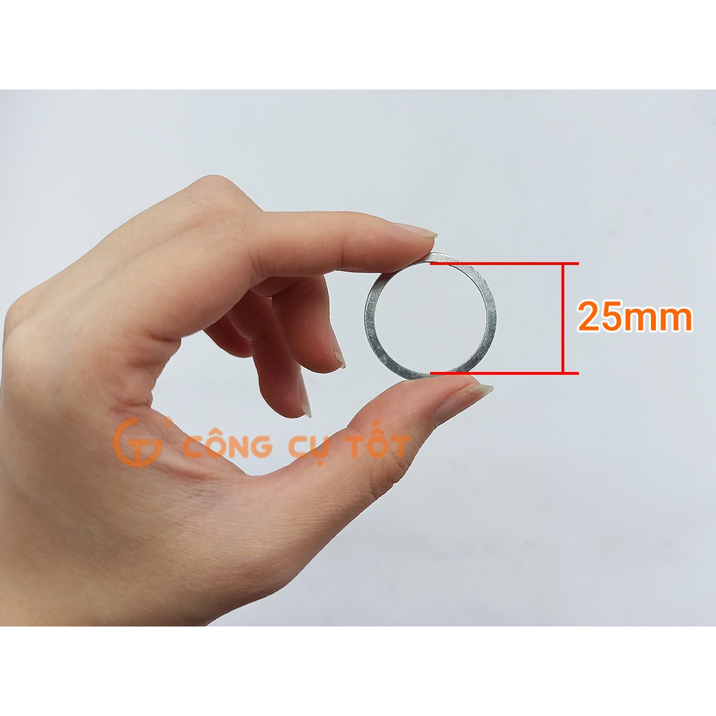 Lưỡi cưa cắt xẻ gỗ hợp kim Makita đỏ Φ300 x 40 răng x mạch cắt 3.2mm x 4500 rpm