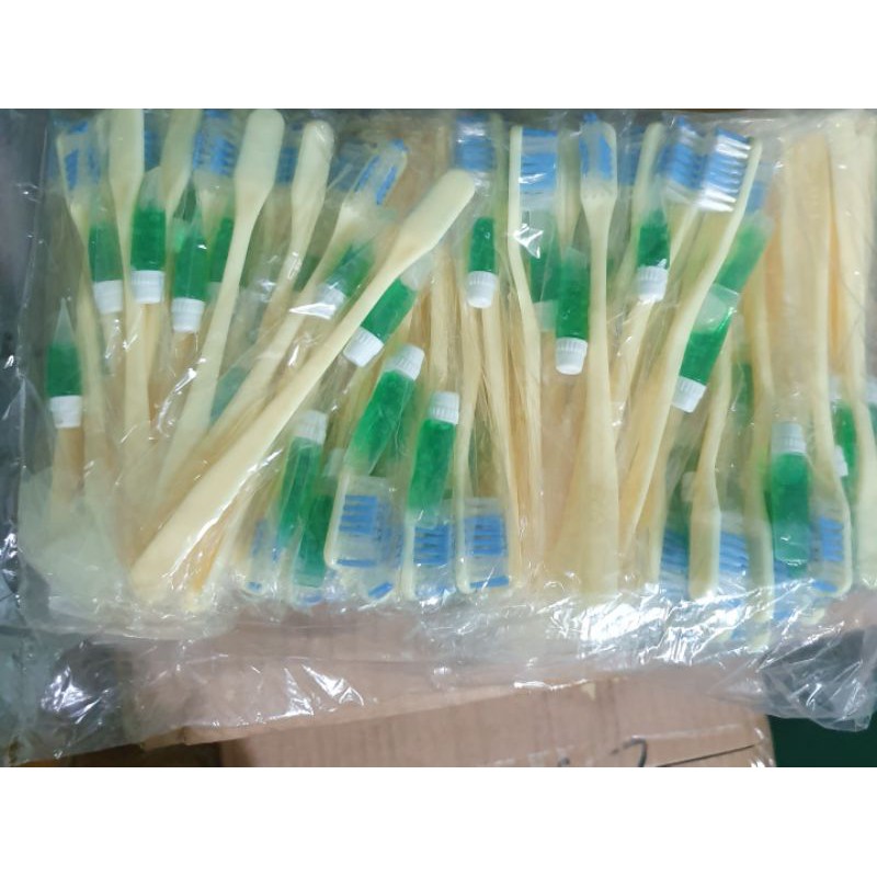 100 bộ bàn chải khách sạn( 34 kem xanh)