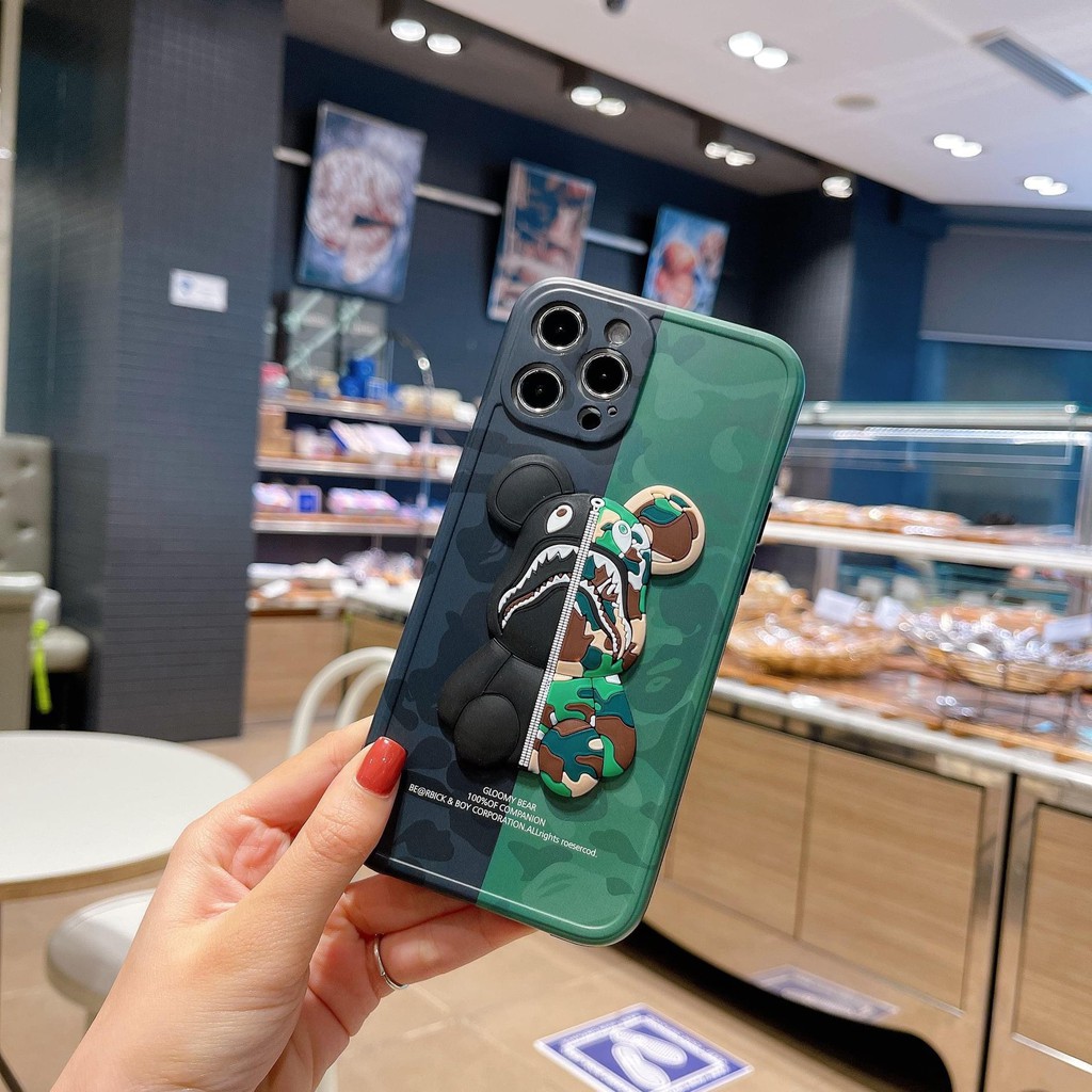 Ốp lưng iphone BAPE x BearBrick 3D