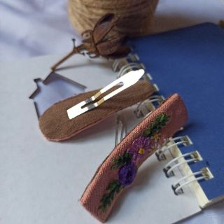 Kẹp tóc thêu hoa handmade