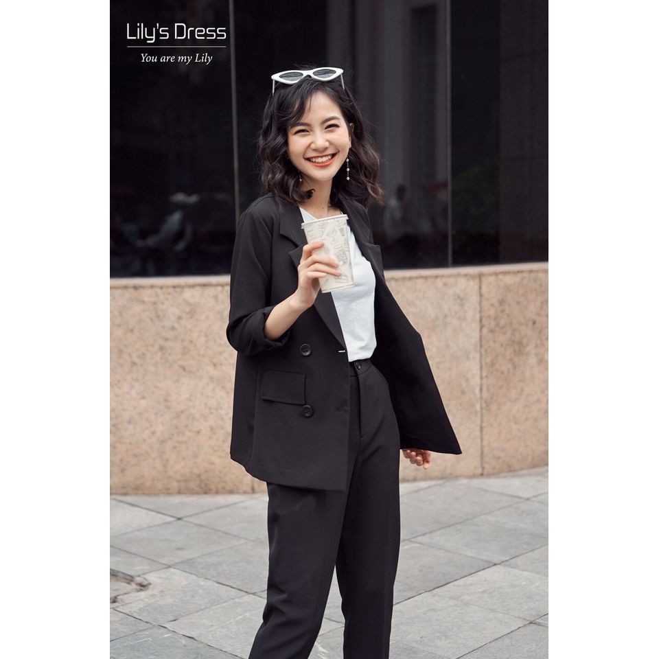 Set Blazer Đen 4 cúc dáng ngắn + quần âu by Lilie | BigBuy360 - bigbuy360.vn