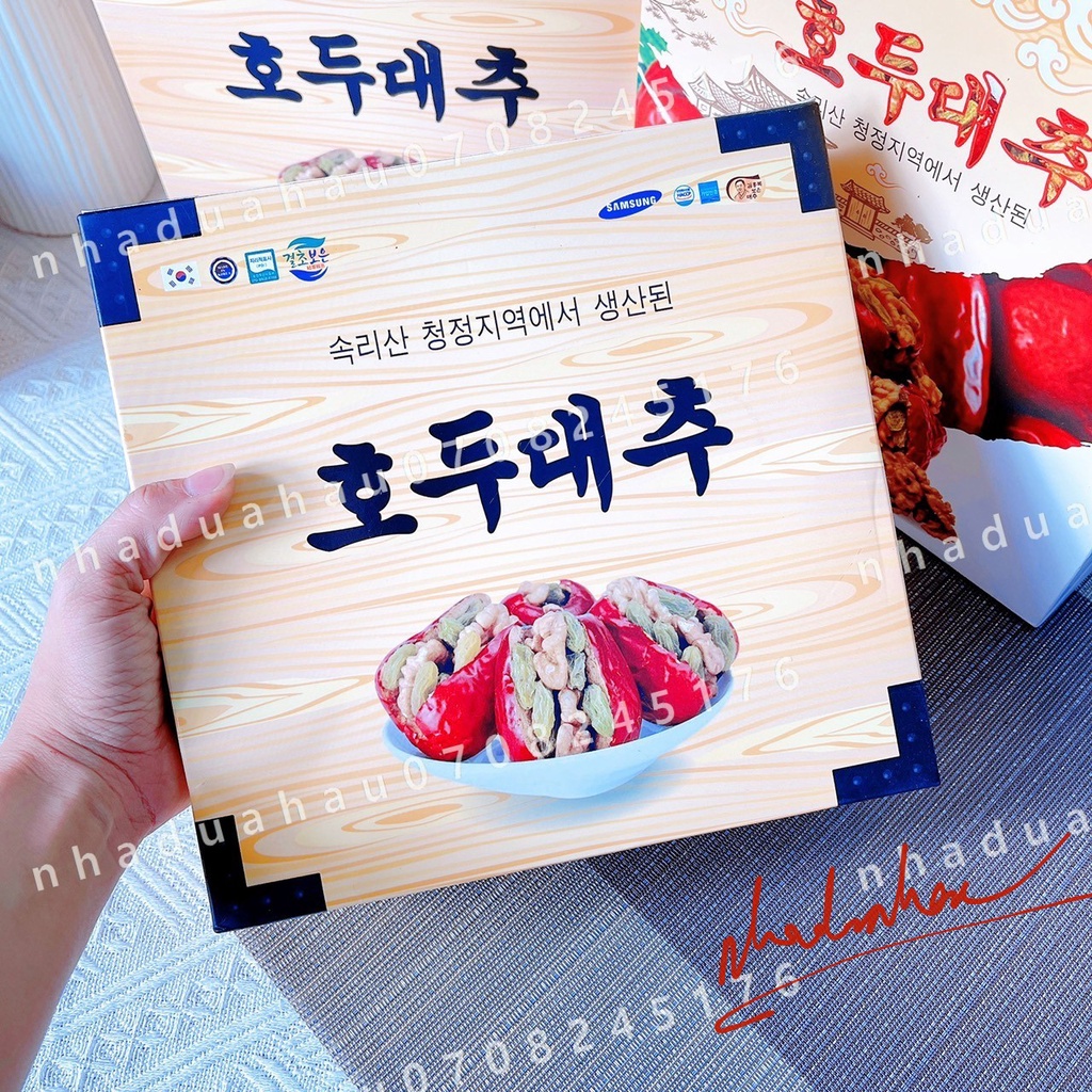 HOT Hộp Quà - Một hộp táo đỏ kẹp hạt óc chó nho khô sấy lạnh Hàn Quốc hộp 18 viên hàng cao cấp kèm túi xách