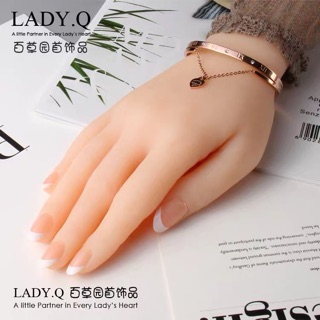 Lắc tay trái tim vàng hồng
