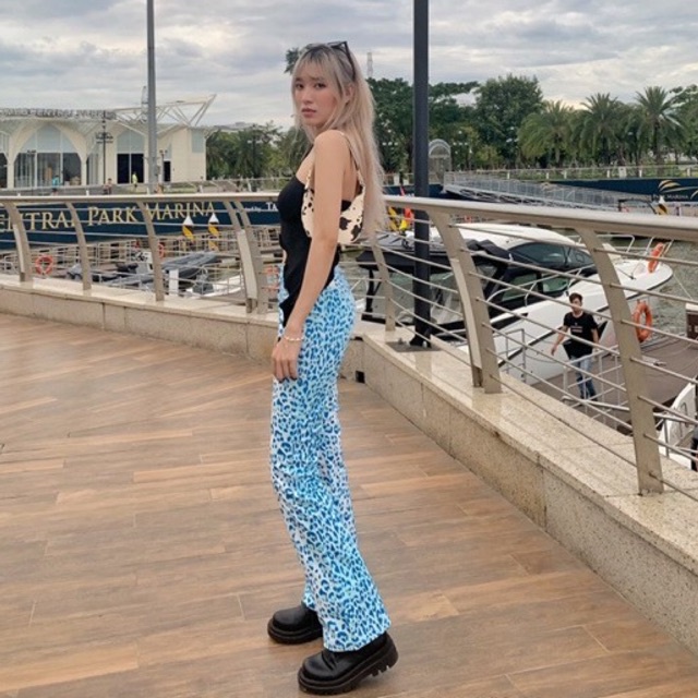 Quần lưng cao kaki nữ hoạ tiết da báo xanh