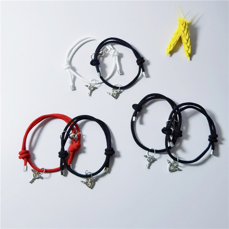 Đôi cánh tình yêu nam châm Thu hút cặp đôi vòng tay