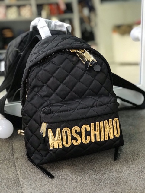 Balo thương hiệu Moschino đình đám