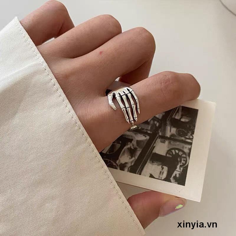 Nhẫn hợp kim hình xương bàn tay độc đáo sành điệu
