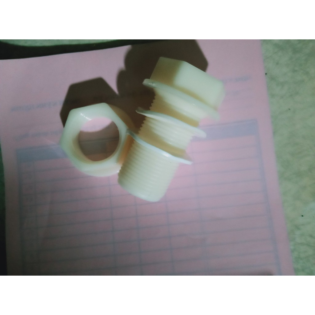 2 cái ốc siết bồn nước, phi, téc, nhựa phi 21